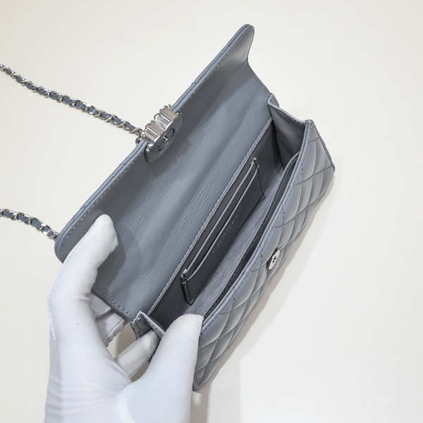 シャネルバッグ着用イメージ